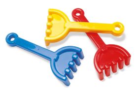 Τρεις τσουγκράνες 1165 DANTOY σε μπλε, κίτρινο και κόκκινο χρώμα, για παιδιά από 2 ετών.