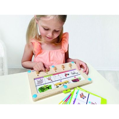 Το ξύλινο εκπαιδευτικό παιχνίδι Beleduc 21021 Logiturn με τους χρωματιστούς μοχλούς και τα στοιχεία σύνδεσης.