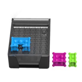 Η ανοιχτή θήκη του Kanoodle Flip 2998 με τα γεωμετρικά κομμάτια.