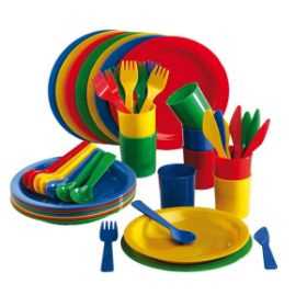 Το πλήρες Nathan 333150 Σετ Δείπνου με τα 48 τεμάχια (πιάτα, μπολ, ποτήρια, μαχαιροπίρουνα) σε 4 χρώματα για παιδιά 3 ετών.