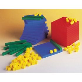 Το πλήρες σετ Nathan 342161 Βάση 10 με μονάδες, δεκάδες, εκατοντάδες και τη χιλιάδα από ανθεκτικό πλαστικό για παιδιά 4 ετών.