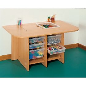 Το τραπέζι δραστηριοτήτων Nathan 372449 σε σχολική αίθουσα, οργανωμένο για ομαδικό παιχνίδι 6 παιδιών.