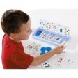 Παιδί που παίζει με τις ψηφίδες και τις κάρτες του Nathan 388415 Κουτί Μέτρησης 2.