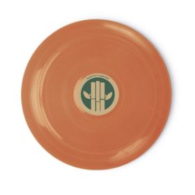 Πορτοκαλί ιπτάμενος δίσκος Frisbee Dantoy BIO διαμέτρου 23cm από βιώσιμο πλαστικό, με το λογότυπο dantoy, τοποθετημένος σε γρασίδι.