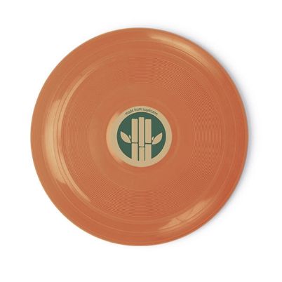 Πορτοκαλί ιπτάμενος δίσκος Frisbee Dantoy BIO διαμέτρου 23cm από βιώσιμο πλαστικό, με το λογότυπο dantoy, τοποθετημένος σε γρασίδι.