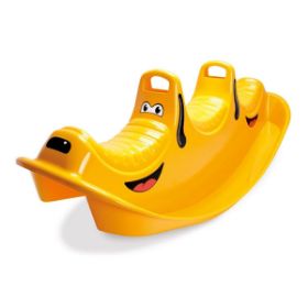 Μπλε πλαστική τραμπάλα Dantoy 6722D σε σχήμα σκύλου με τρεις θέσεις και κίτρινες λαβές, ιδανική για ομαδικό παιχνίδι σε εξωτερικό χώρο.