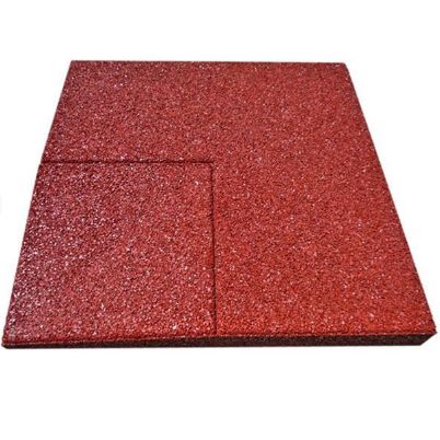 Το προστατευτικό δάπεδο ασφαλείας Eco-Soft Tile CEST1 σε κόκκινο χρώμα, σε λευκό φόντο.