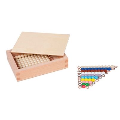 Ξύλινη κασετίνα Nienhuis Montessori με χωρίσματα, η οποία περιλαμβάνει εννέα χρυσές ράβδους των δέκα και μεμονωμένες χρωματιστές γυάλινες χάντρες από το 1 έως το 9.