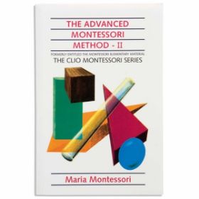 Το βιβλίο εκπαίδευσης Montessori  547000 Creative Development In The Child: Volume 2, σε λευκό φόντο.