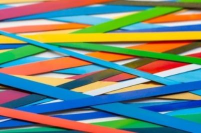 Κοντινό πλάνο στην υφή του συνθετικού σφουγγαριού των λωρίδων Nathan 30,5x1,7cm.