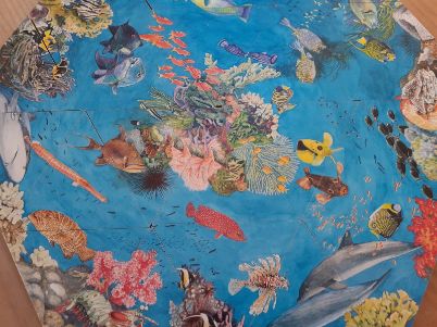 Το 384800 Εξαγωνικό Παζλ Atlantis με τα τριγωνικά κομμάτια, πλήρως συμπληρωμένο.