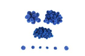 Το Σετ 100τμχ Μπλε Pom-pom σε 3 Μεγέθη (0,5cm - 1,5cm) – Childhood Supply CH3POMBL, με τρόπο που αναδεικνύονται τα διαφορετικά μεγέθη που περιλαμβάνονται, σε λευκό φόντο.