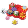 Η γαλάζια βάση του Learning Resources LΕR9221 Γρανάζια Φάρμα - Gears! Gears! Gears!® και τα κουμπωτά κομμάτια (ζώα και γρανάζια) πάνω και δίπλα της, για παιδιά από 18 μηνών, σε λευκό φόντο.