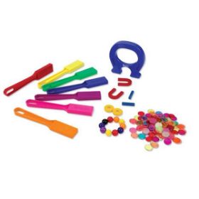 Το πλήρες σετ μαγνητισμού LΕR2064 της Learning Resources με τα 119 τεμάχια απλωμένα σε λευκό φόντο.