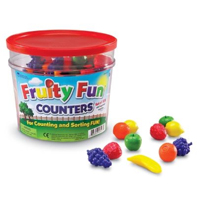 Η διάφανη γυάλα αποθήκευσης LER0177 με τα 108 χρωματιστά φρούτα μέτρησης μέσα και έξω από αυτήν.