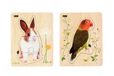 Δύο από τα ξύλινα παζλ 3 τεμαχίων από το σετ Nathan 375156 που δείχνουν χρωματιστά ζωάκια.