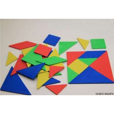 Τα 28 τεμάχια 4 χρωμάτων του Tangram Wissner 080700, για παιδιά από 4 ετών, σε λευκό φόντο.