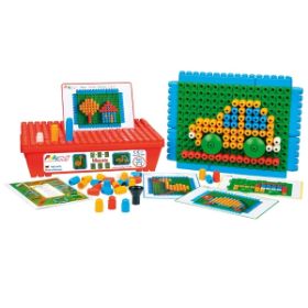 Το πλήρες σετ Beleduc 20705 Poly-M Creative με τα 125 τουβλάκια, τις 6 βάσεις και τις κάρτες σχεδίων.