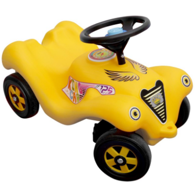 Το κίτρινο παιδικό αυτοκινητάκι King Kids KC6600SR King Car, σε λευκό φόντο.